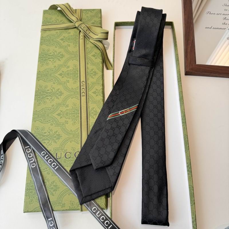 Gucci Tie SE(16)